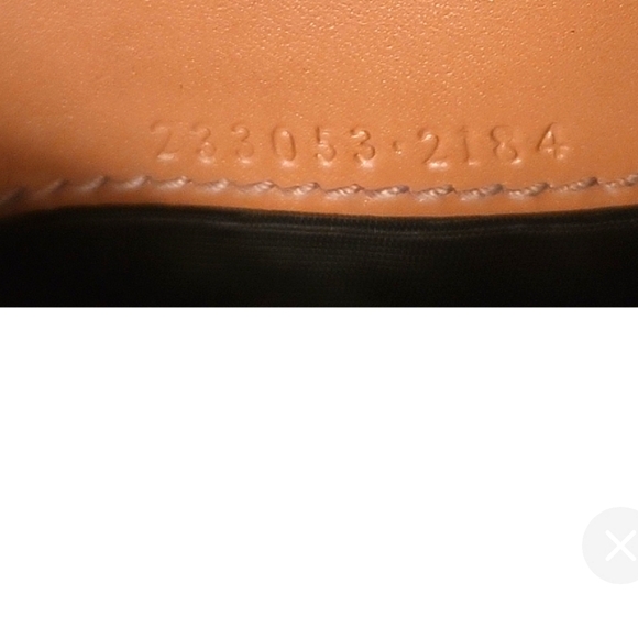 Vintage Gucci bifold w/ tassels 233053•2184 - Picture 8 of 8